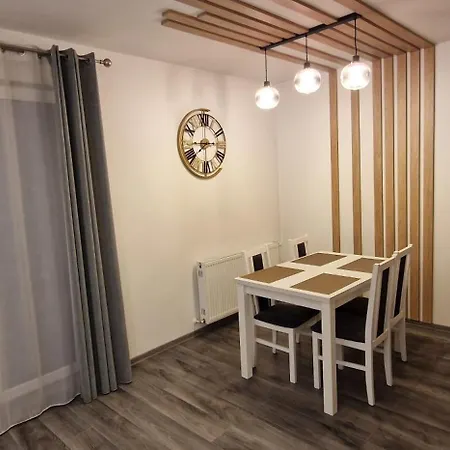 Flavius 's 11 شقة